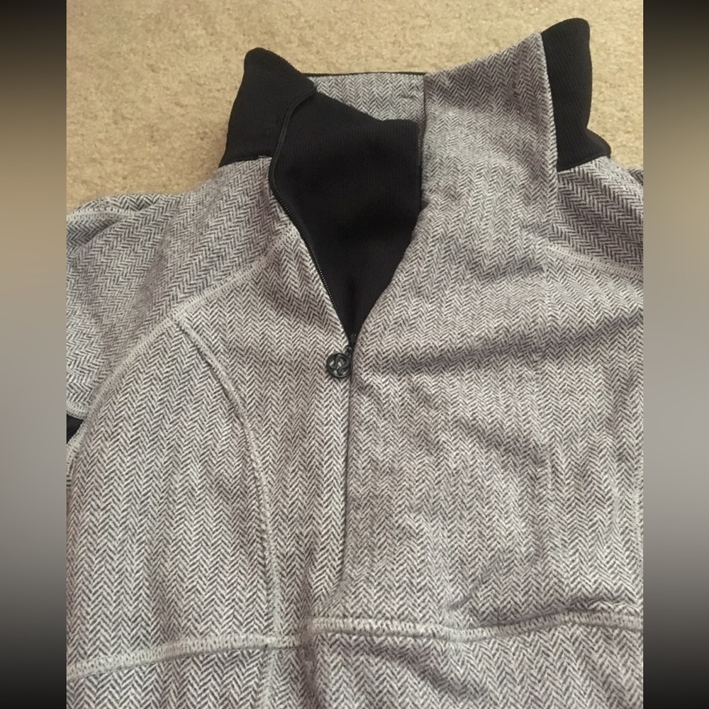 Lululemon base runner pullover - Picture 5 of 8
